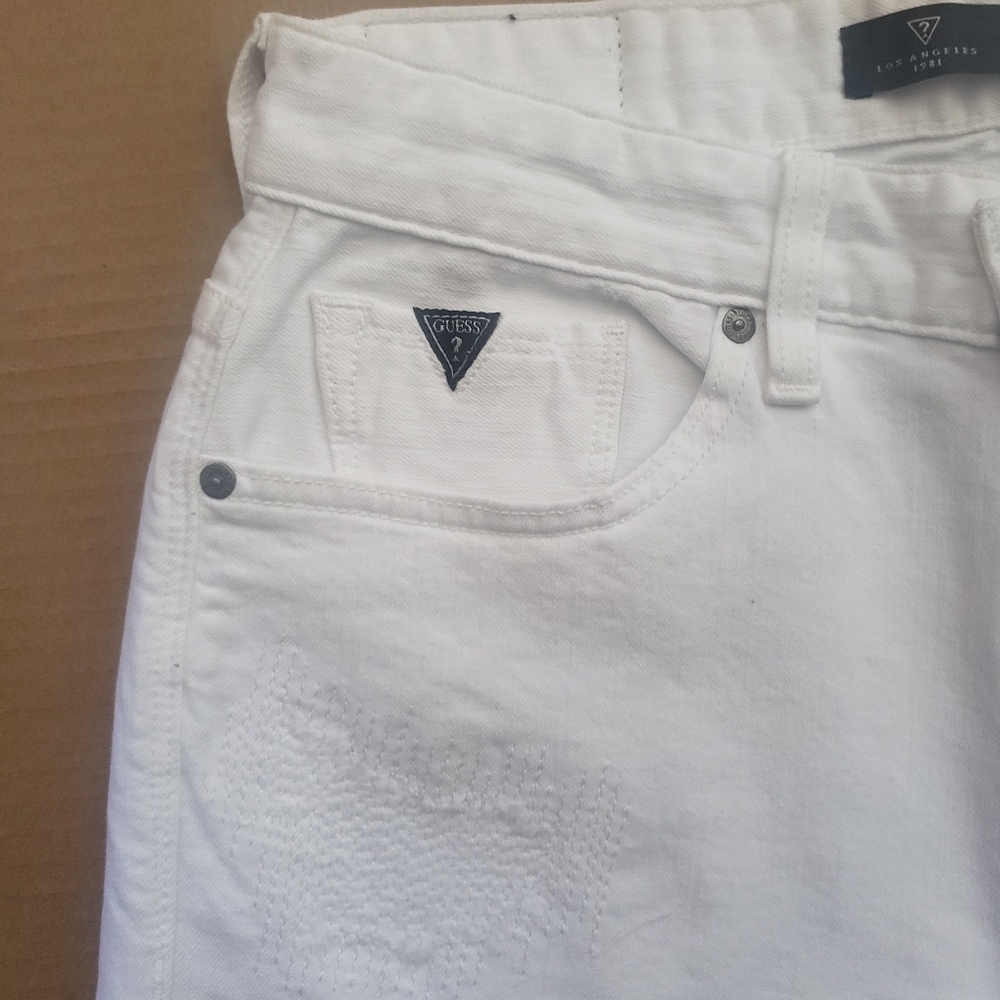 NWT GUESS White Denim Regular Shorts SZ 29 - Picture 3 of 6
